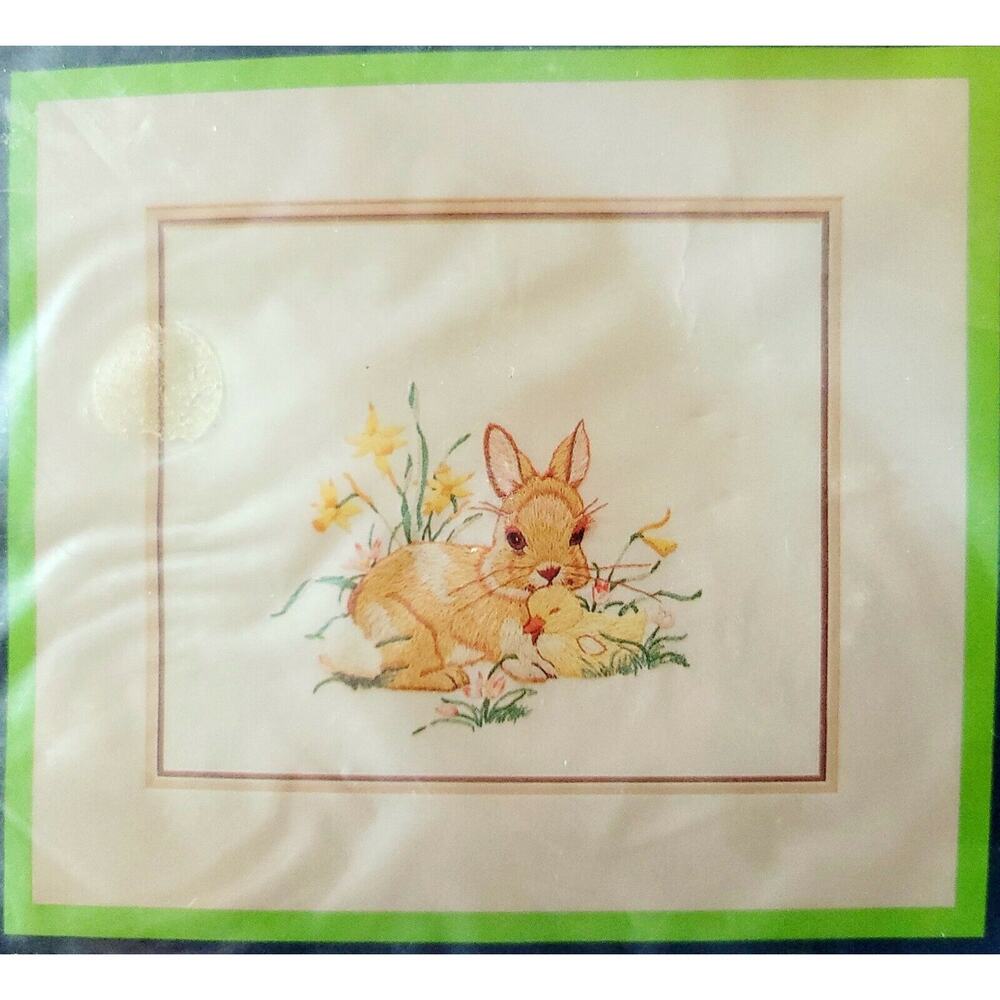 Vintage Cuddling Cottontail CREATIVE EXPRESSIONS Crewel Kit 1532 Hallmark 1984